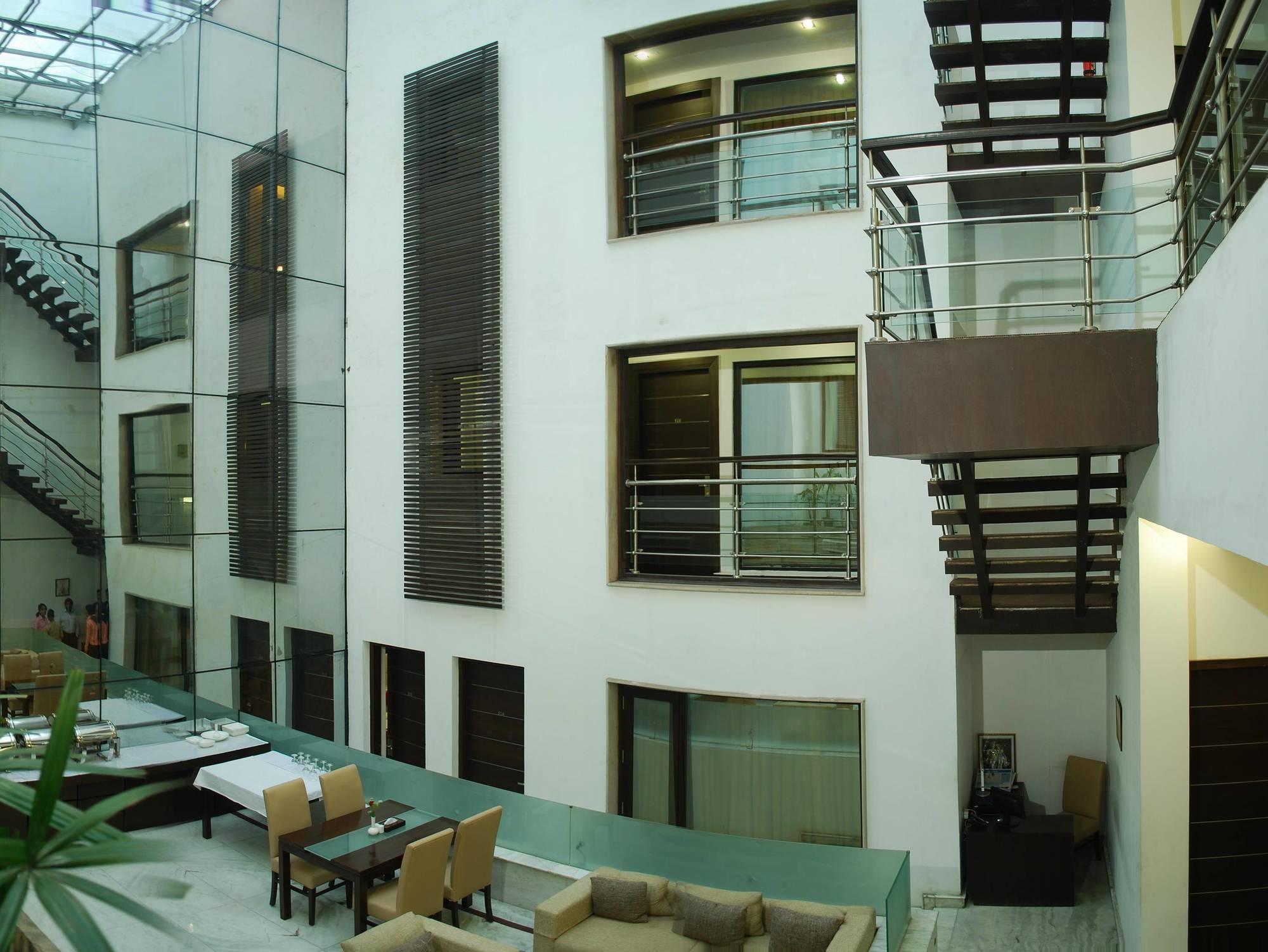 Hotel La Suite New Delhi Exterior photo