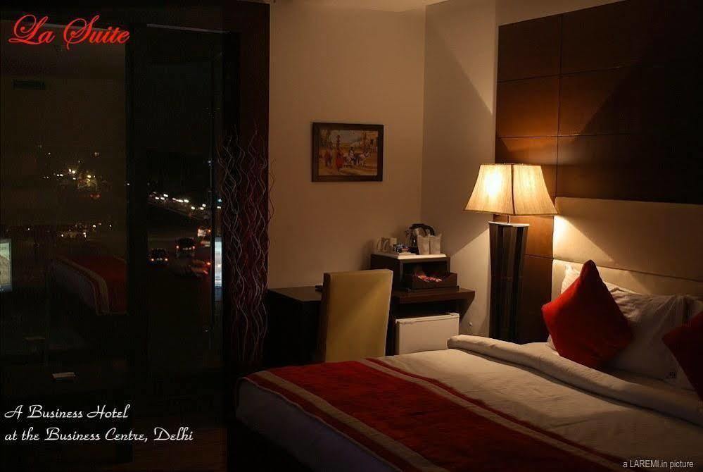 Hotel La Suite New Delhi Exterior photo